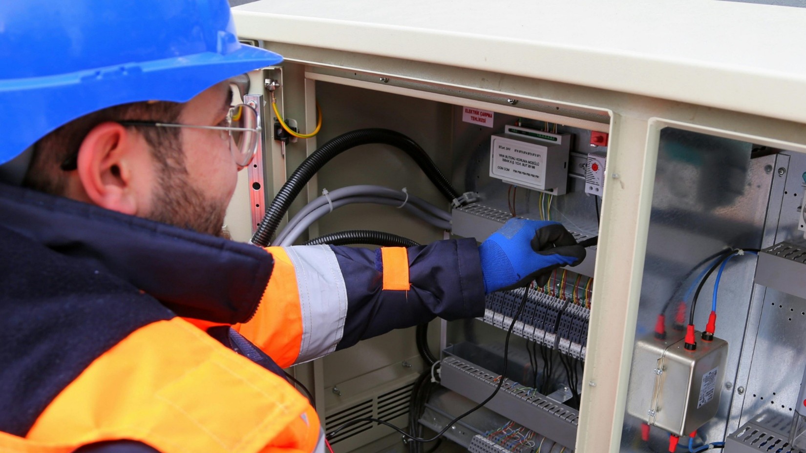 UPS system rental in Houston